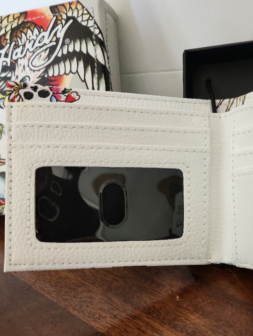 Ed Hardy White Wallet with Multicolor Tattoo Skull and Snake - Picture 6 of 10